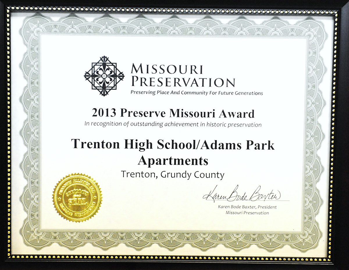 The 2013 Preserve Missouri Award presented to Hamilton Properties Corporation.